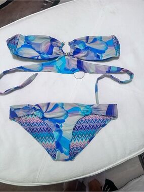 Caffe REVERSIBLE Blue Floral & Chevron Bandeau Bikini Set